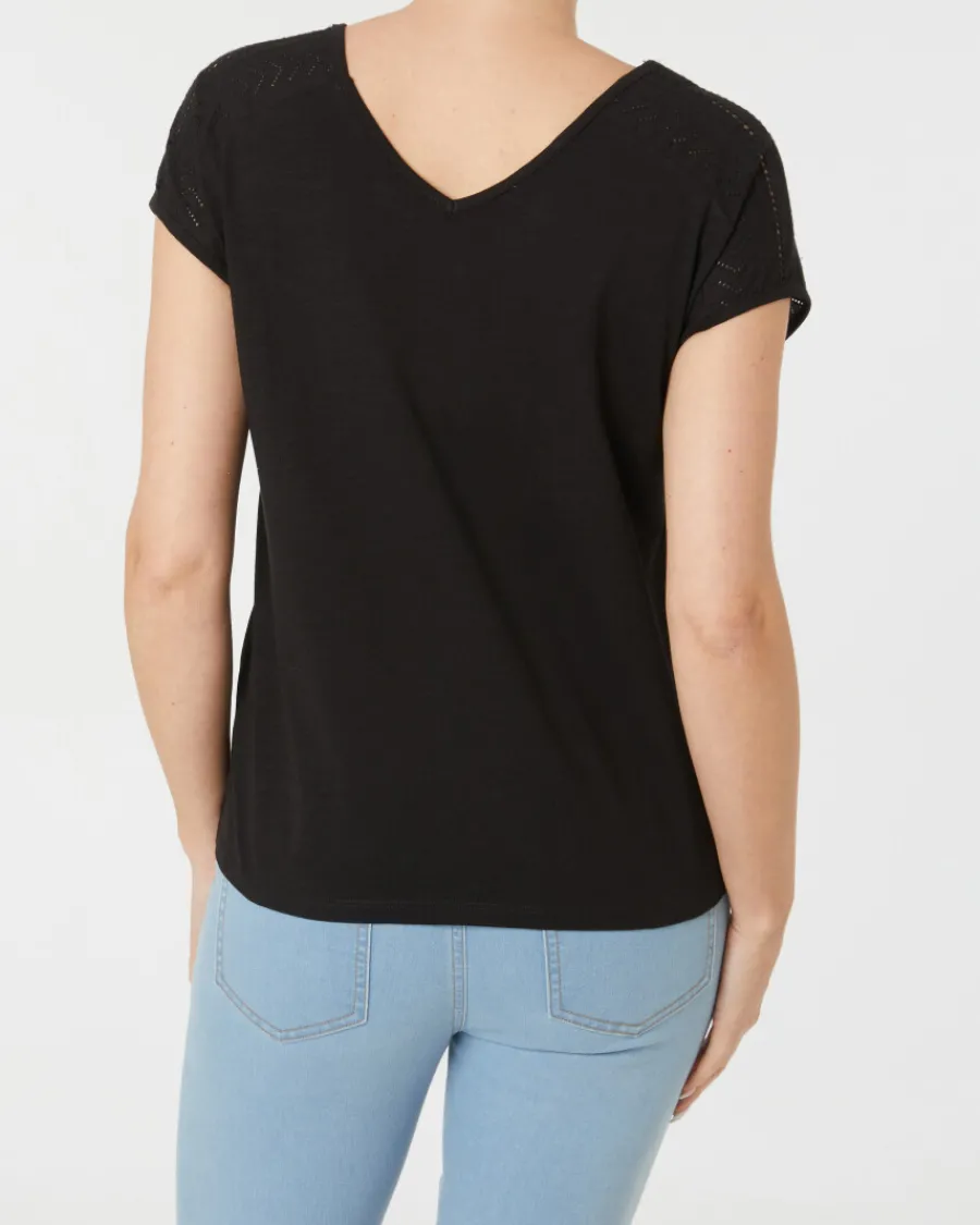 Hot T-Shirt mit Lochmuster Janina, V-Ausschnitt Damen Shirts & Tops